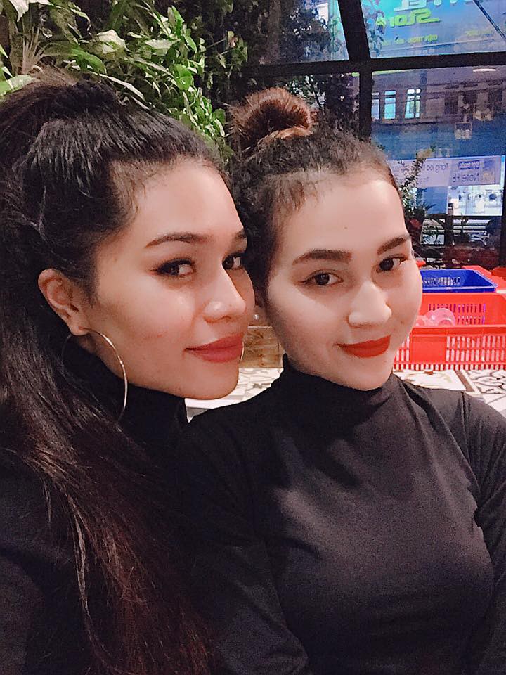 Loạt ảnh đời thường hút mắt của nhóm thiếu nữ Ê Đê bê tráp đang cực hot